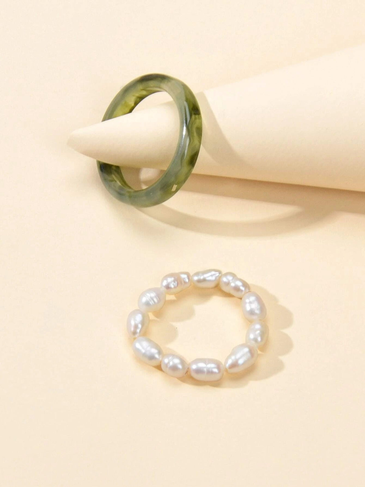 2pcs Pearl Elastic Retro Green Red Acrylic Ring