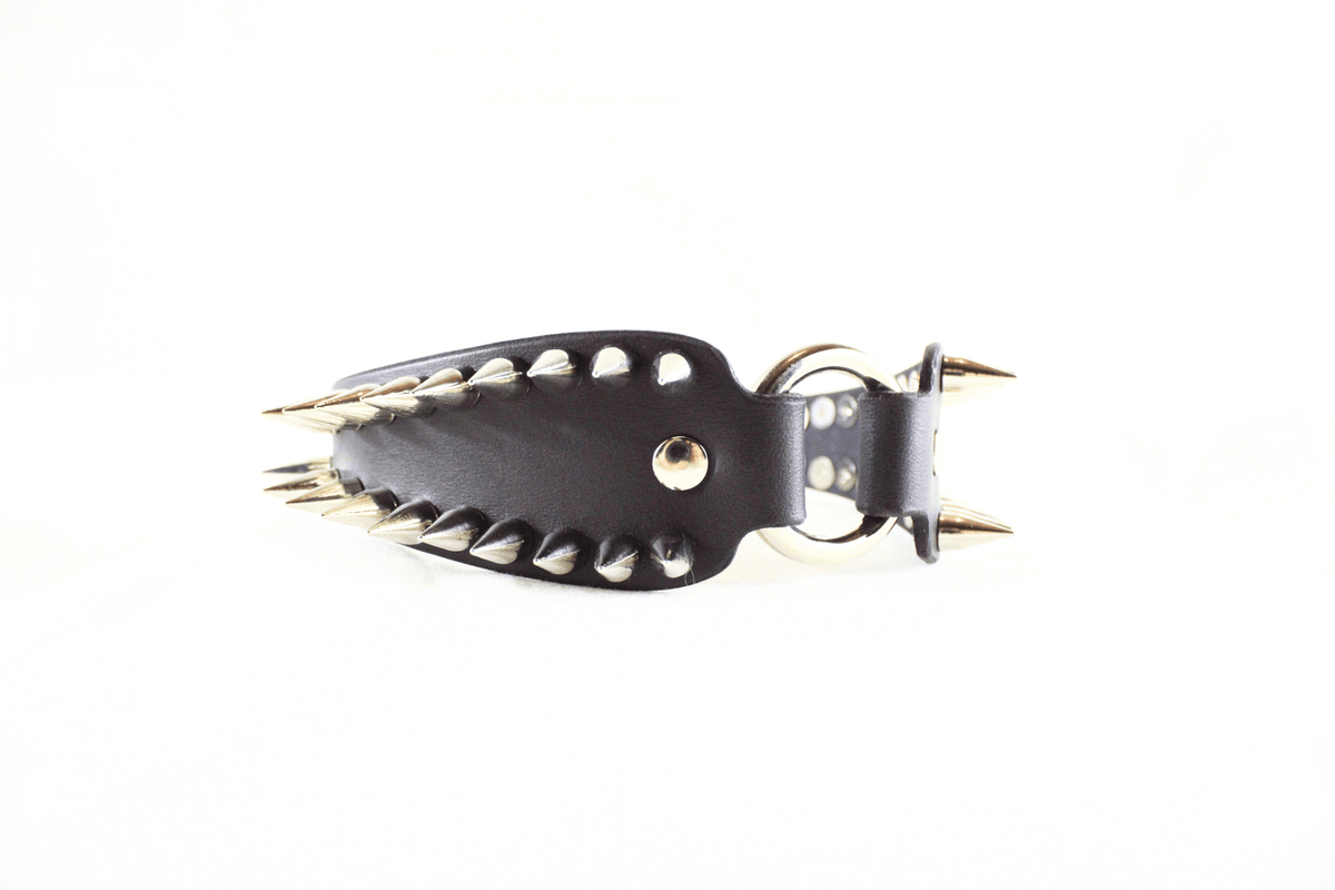 Spiked Submissive Collar – Gothic BDSM Choker With Metal Spikes