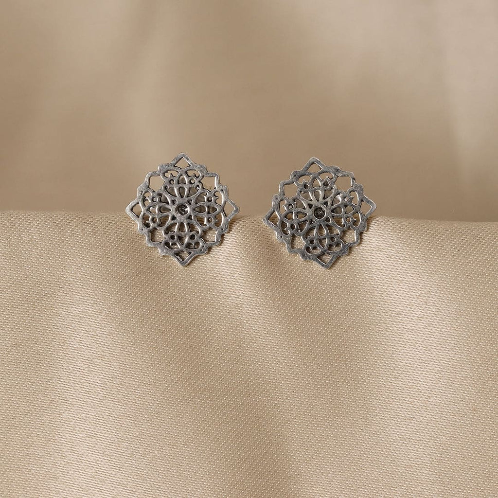 Cutwork Pattern Earrings