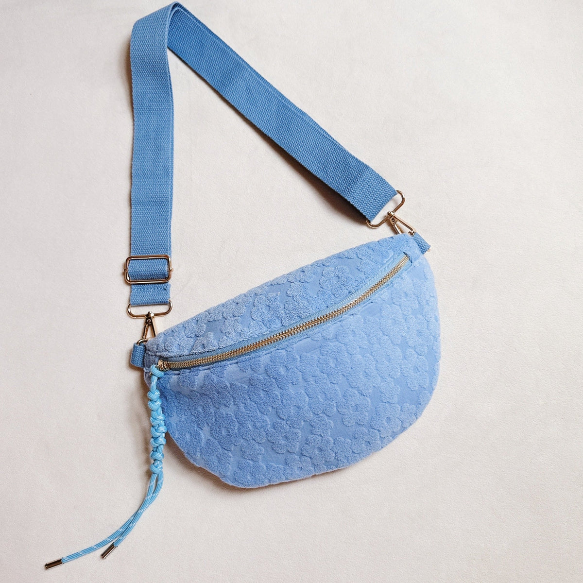 Embossed Daisy Blossom Belt Sling Bag
