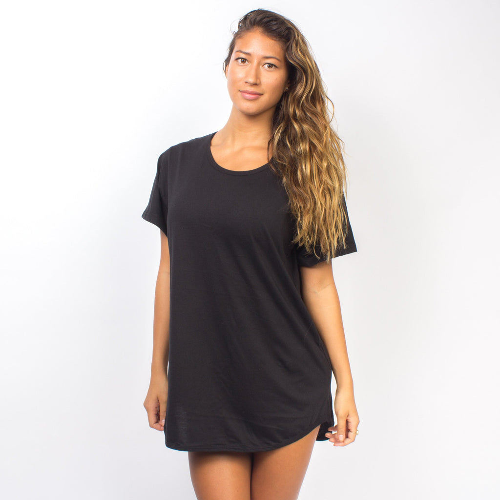 3011 - CLOSEOUT Unisex Curved Hem Tee