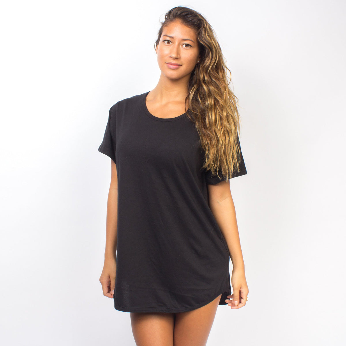 3011 - CLOSEOUT Unisex Curved Hem Tee