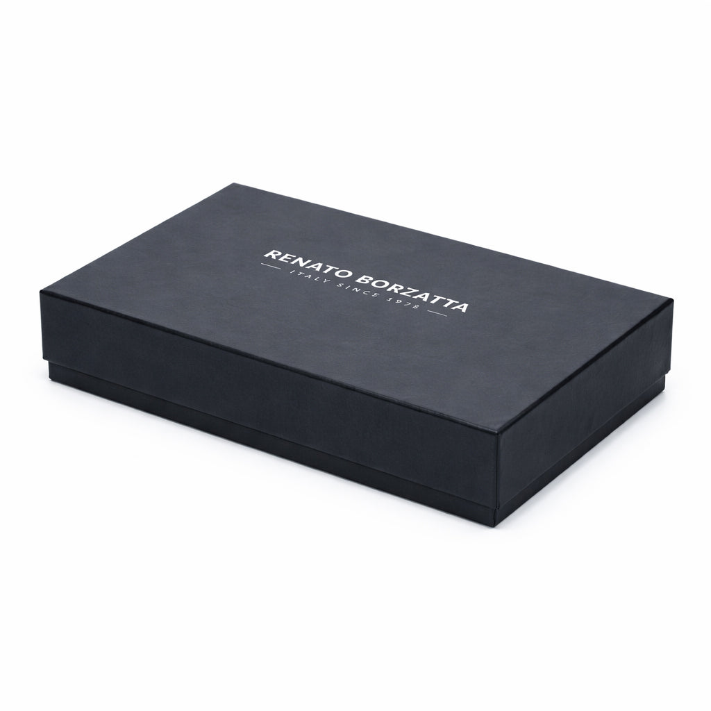 RB1081SY | Women's zip-up wallet made in Italy in genuine grained leather. Color: Purple. Dimensions: 20 x 10 x 2.5 cm. - Accessory at Dealshubindia