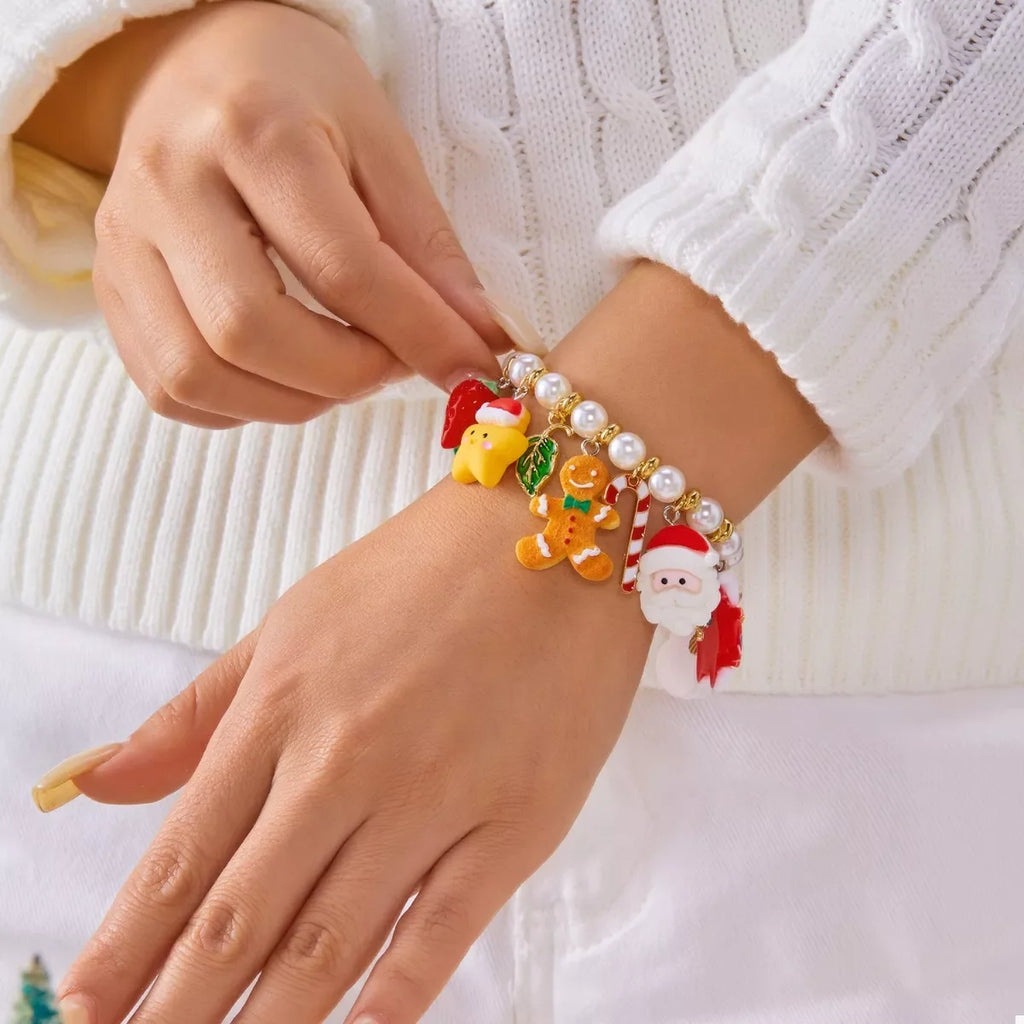 Christmas Charm Pearl Bracelet - n/a at Dealshubindia