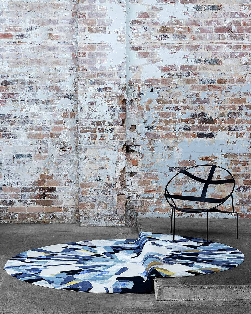 Hand Tufted Diamond Facet Round Wool Rug | Teal, Navy & Ivory | Dyvea by Rugfine
